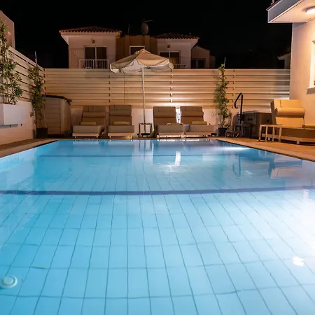 View 2 -fig Tree Bay-jacuzzi-hot Tub 普罗塔拉斯