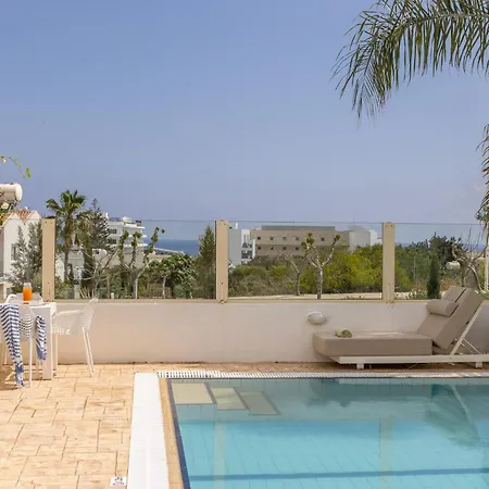 View 2 -fig Tree Bay-jacuzzi-hot Tub * 普罗塔拉斯