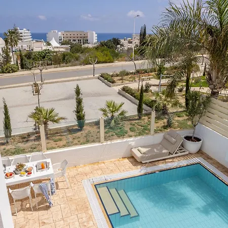 View 2 -fig Tree Bay-jacuzzi-hot Tub *