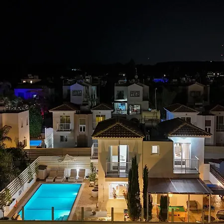 View 2 -fig Tree Bay-jacuzzi-hot Tub 度假居 *